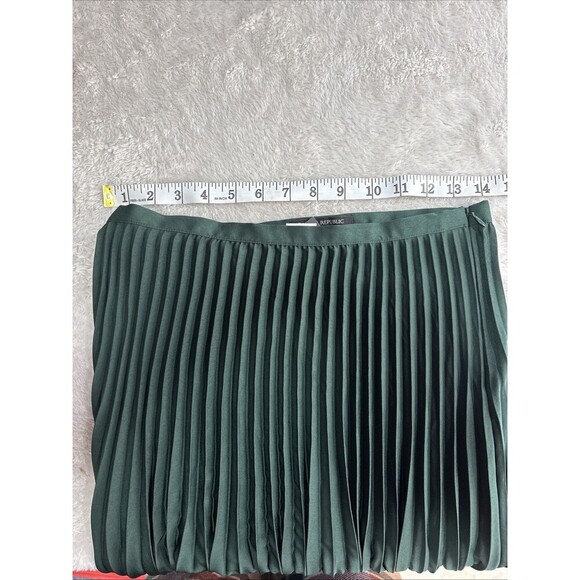 Banana Republic Satin Pleated Skirt Hunter Green Midi Petite 4P NWT Style 798408 - Picture 10 of 12